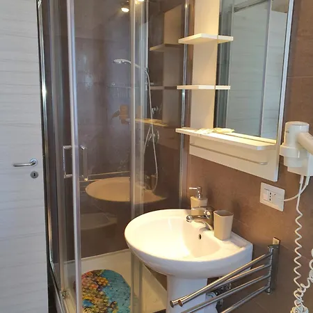 Oda ve Kahvaltı 4rooms Free Wi-fi Salerno