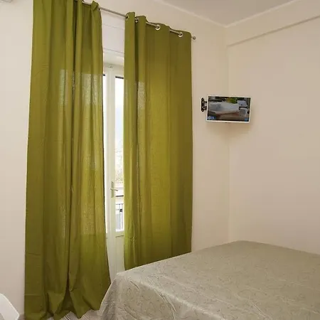 4rooms Free Wi-fi Salerno